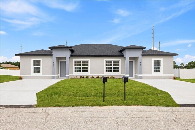 Photo - 835 Colville Dr