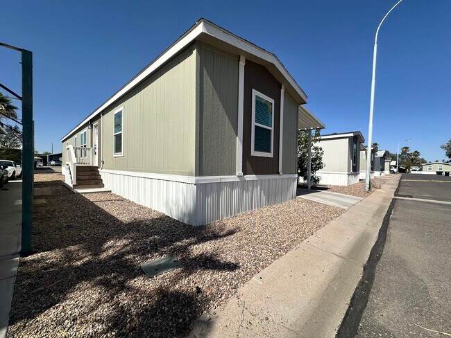 Photo - 2060 N Center St