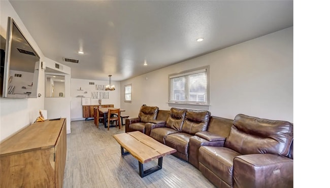 Photo - 1100 Worchester St