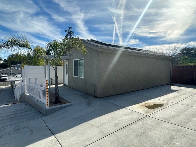 Building Photo - EGAN STREET TRIPLEX Unit 3430