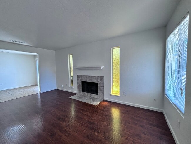 3148-3150 Laurelhurst Drive