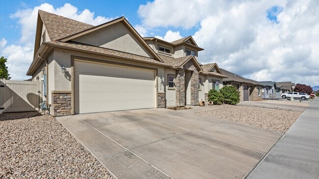 Photo - 2478 Tiptop Ave