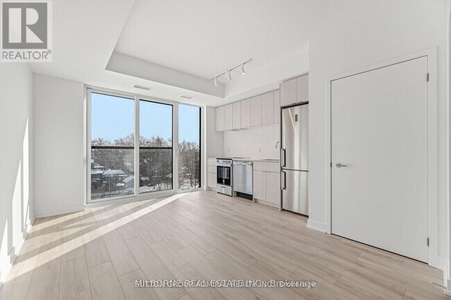 Photo - 1660 Bloor St W Unité 807