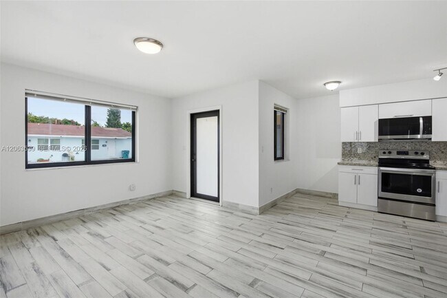 Photo - 2627 SW 29th Ave Unit 2627