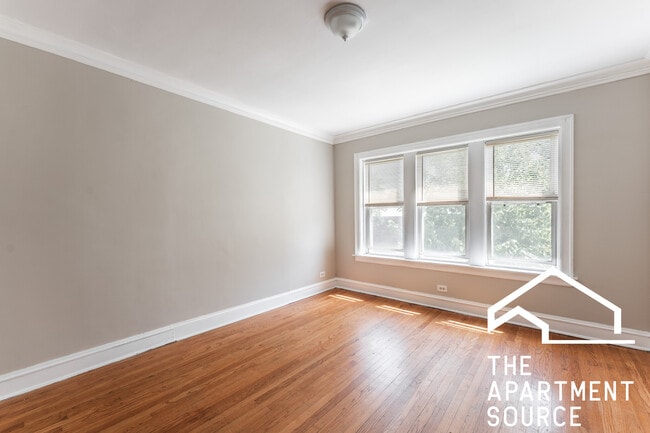 Building Photo - 2620 N Kildare Ave Unit 2B Rental