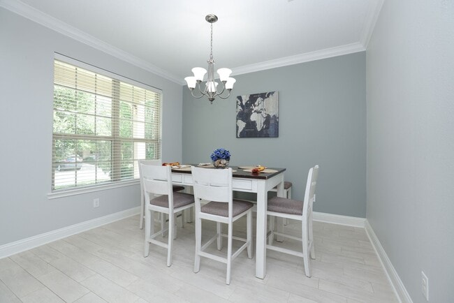 Photo - 19 Canterborough Pl