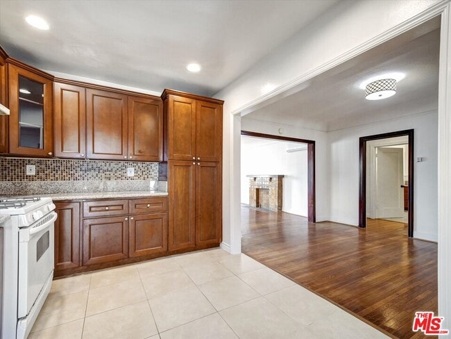 Photo - 243 N Berendo St