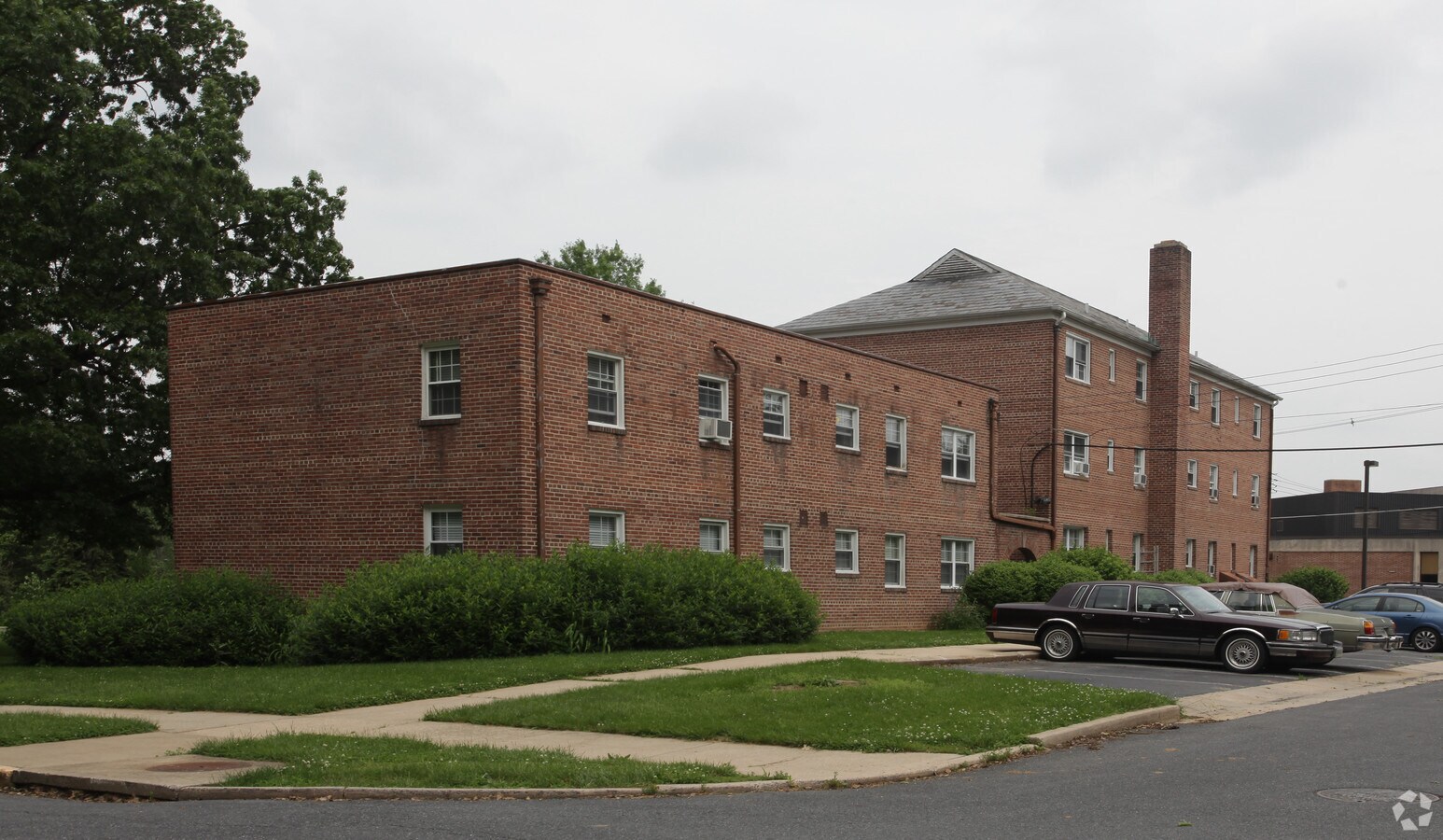 Photo - Parkview Apartments