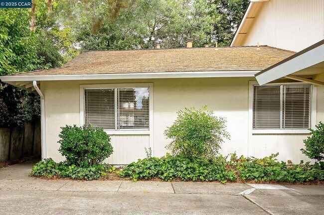 Photo - 412 Carrillo Ct