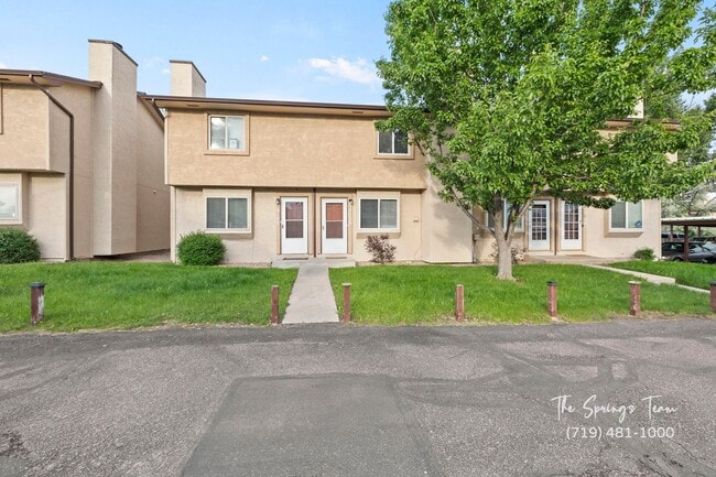 La Jolla 2BD Two-Story Townhome convenient... - La Jolla 2BD Two-Story Townhome convenient...