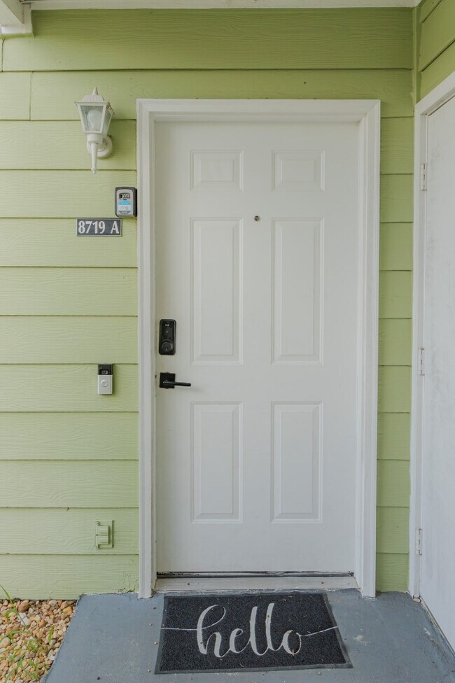 Photo - Charming 3BR Fully Furnished Apartment in ... Unit a