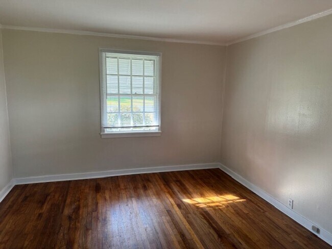 Photo - 202 Kenneth Blvd