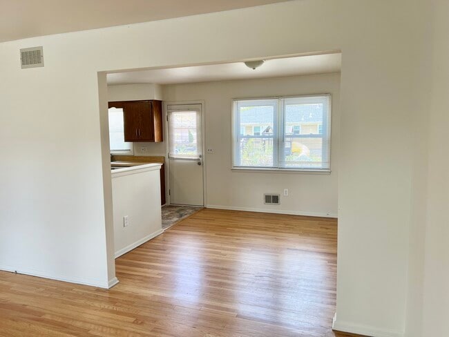 Photo - 944 Longboat Ave