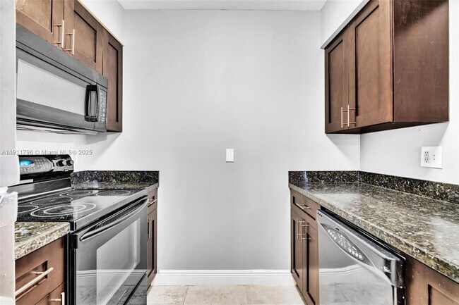 Photo - 2820 N Oakland Forest Dr Unidad 208