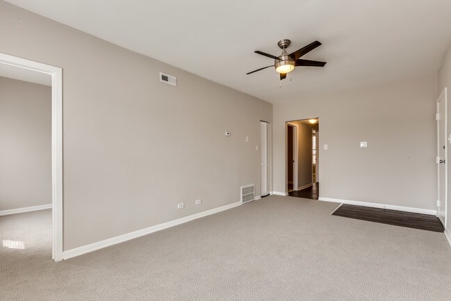 Photo - 4500-4506 W Fullerton Ave