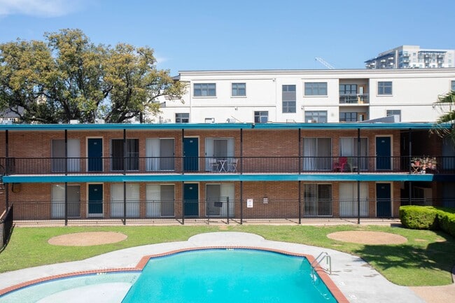 Photo - Lantana Apartments