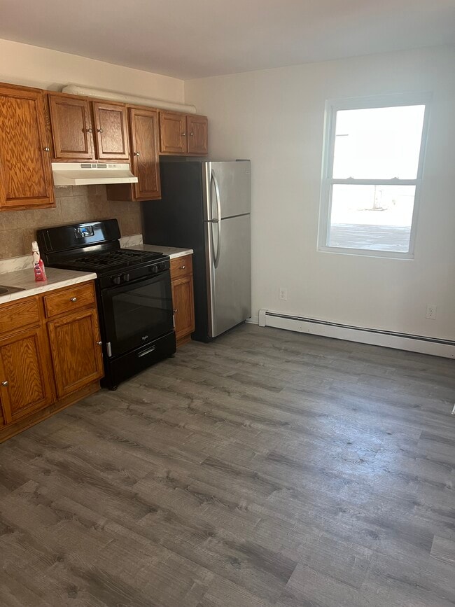 Building Photo - 127 Wilson Ave Unit 2 Rental