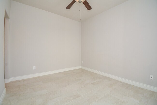 Photo - 1610 Parker St