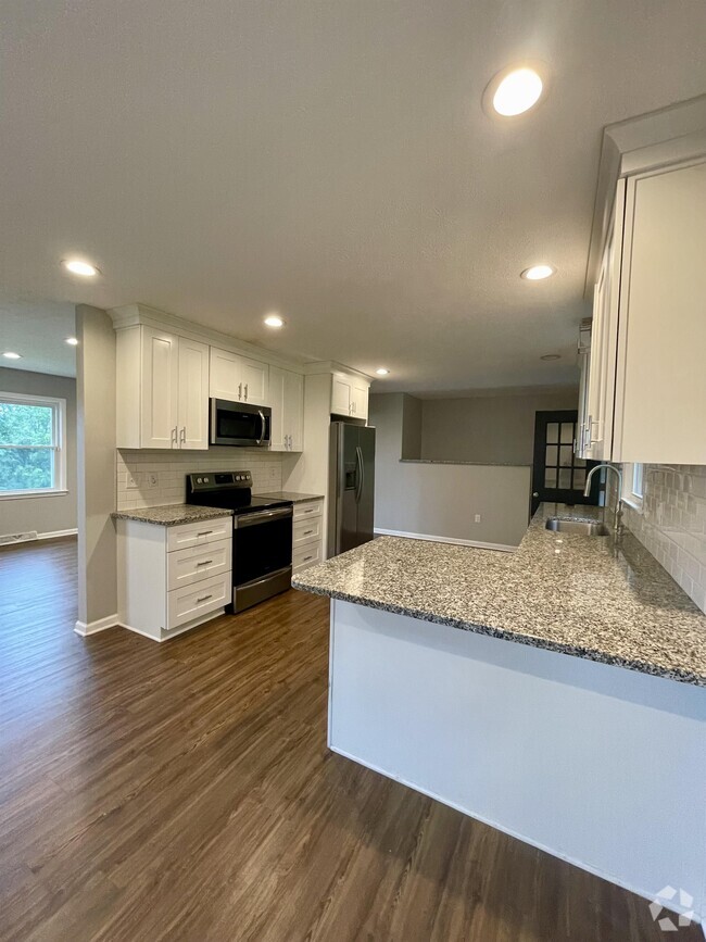 Building Photo - 111 Frederick Dr Rental