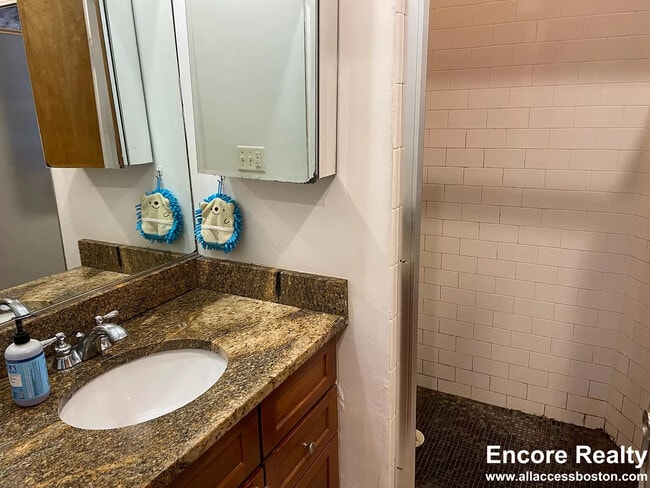 Photo - 64 Louis Prang St Unit 3