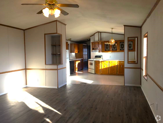 Building Photo - 22445 Frontage Rd Rental