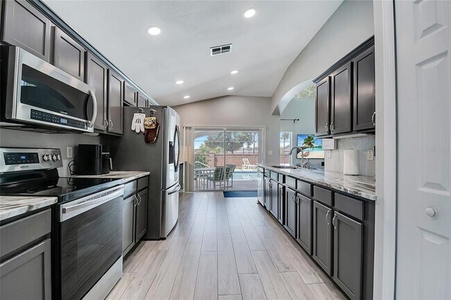 Photo - 1428 Casterton Cir