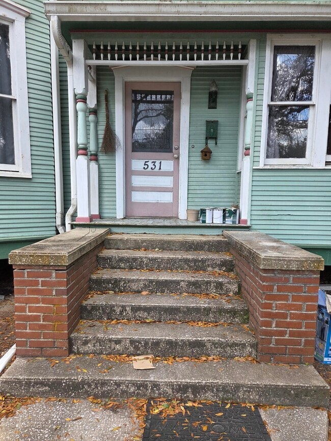 Photo - 531 NE 2nd St