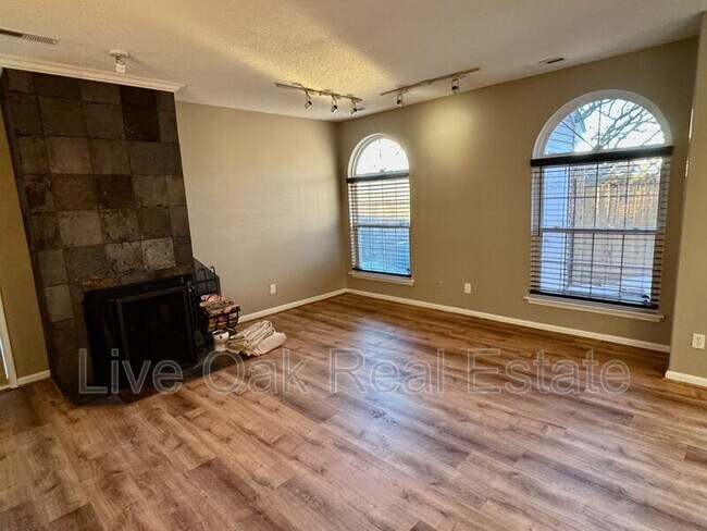 Photo - 2211 W Sail Ln