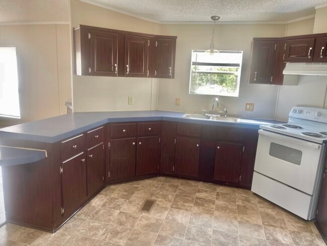 Photo - 522 Shirley Dr