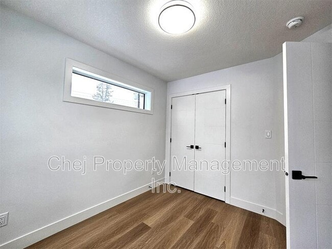 Photo - 10698-10661 61 St NW Unit Low