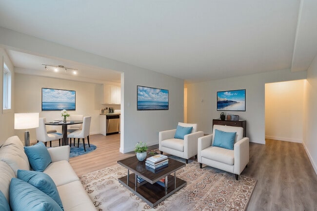 Building Photo - Sandstone Pointe