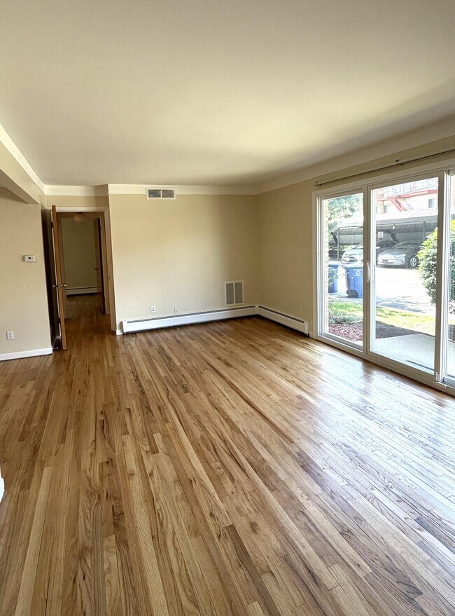 1209 Island Dr Unit 104