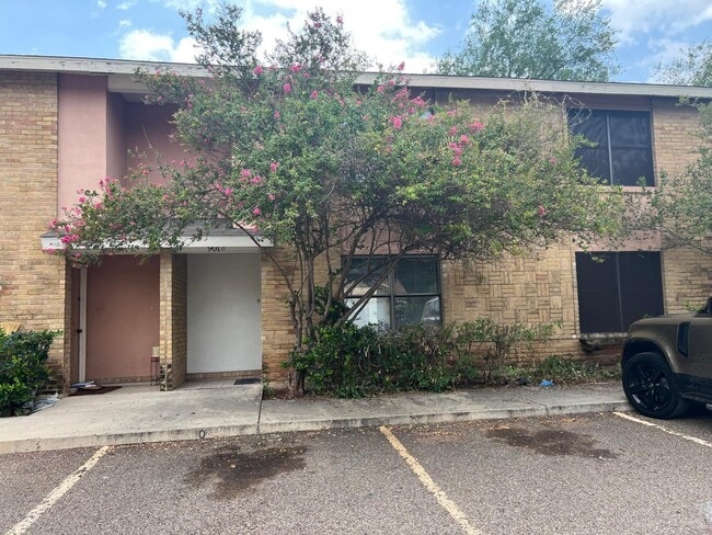 Photo - 901B Castle Heights Dr Unidad 901-B Rental