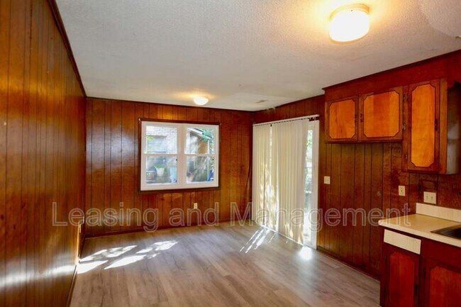 Photo - 1615 Jessamine Rd Unidad 2C