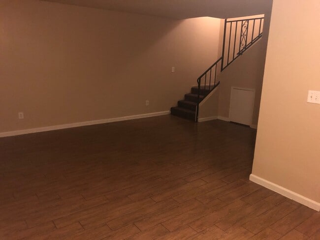 Photo - SW Bakersfield Condo. features 3 spacious bdrms 2.5 bath,