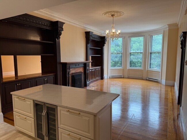 Building Photo - 246 Commonwealth Ave Unit 3 Rental