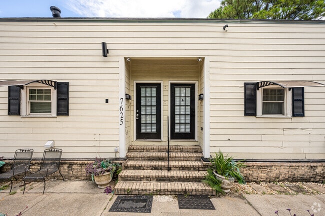 Building Photo - 7625 Hickory St Rental