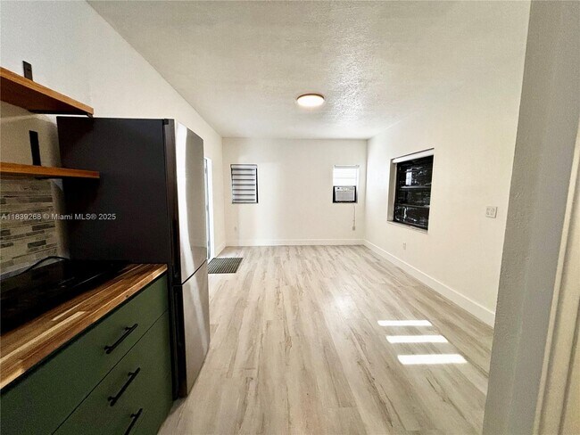 Photo - 19120 SW 128th Ct Unit 19120