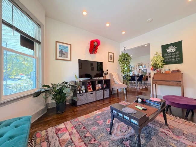 Photo - 1419 Fischer St