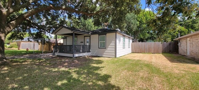 Photo - 7409 Valeda Dr