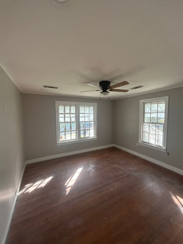 Photo - 419 Valley St