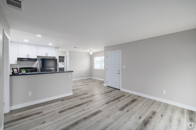 3BR, 2BA - 980SF - Living Room