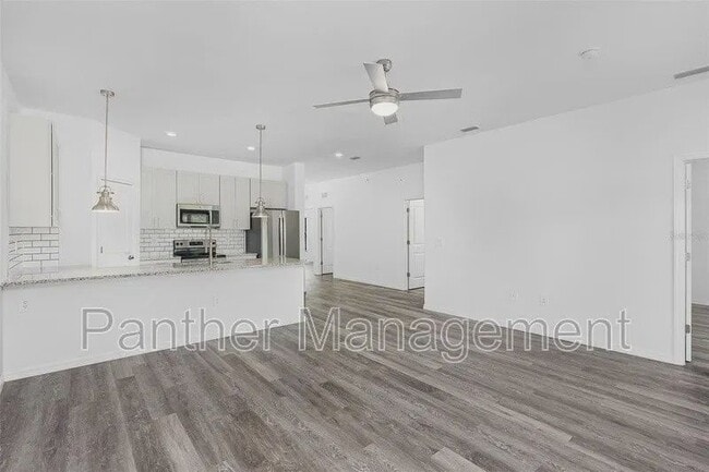 Photo - 621 SE 8th St