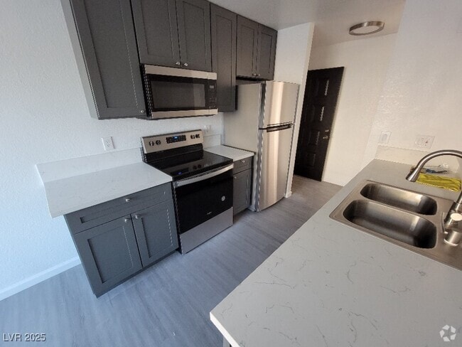 Building Photo - 2771 S Mountain Vista St Rental
