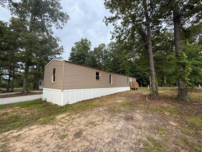 Building Photo - 3 Bedrooms, 1.5 Bathroom - Mobile home in Armuchee!