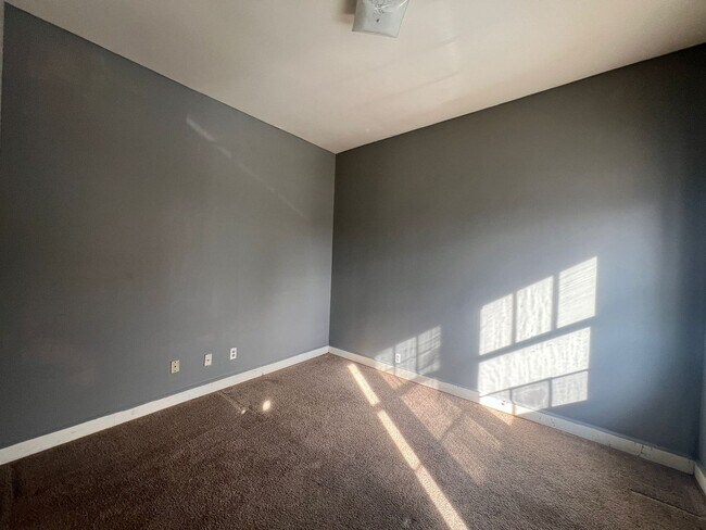 Photo - 847 Jason Ave Unidad 1