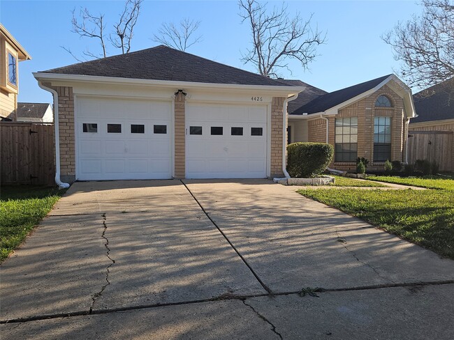 Photo - 4426 Waterfall Way