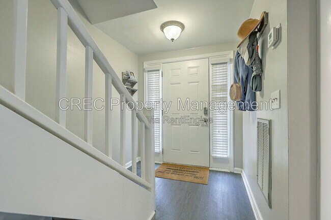 Photo - 2065 Emerald Terrace