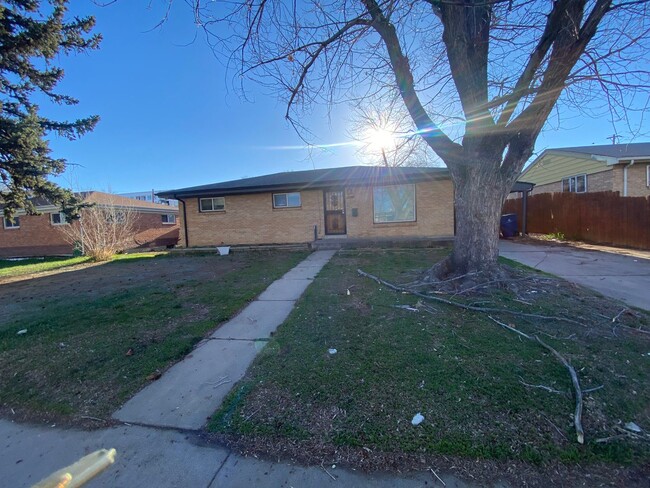 Ranch Style Home in Aurora! - Ranch Style Home in Aurora!