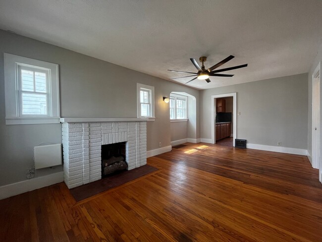 Photo - 1643 Hinton Dr